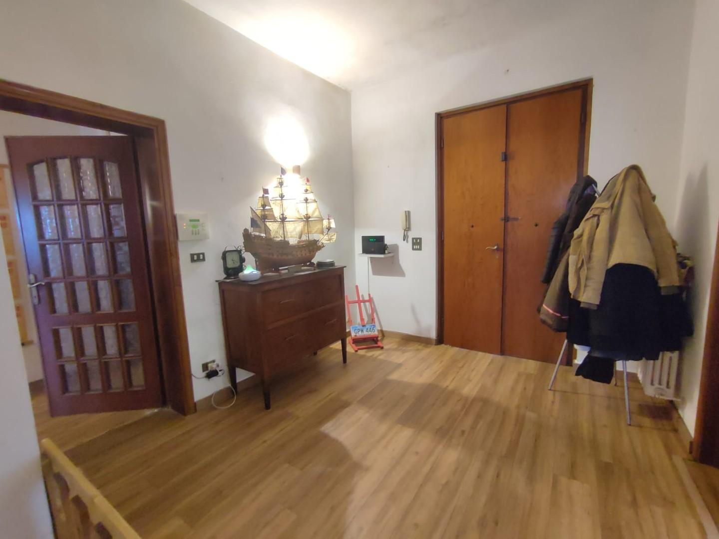 Villa con giardino, Collesalvetti castell'anselmo