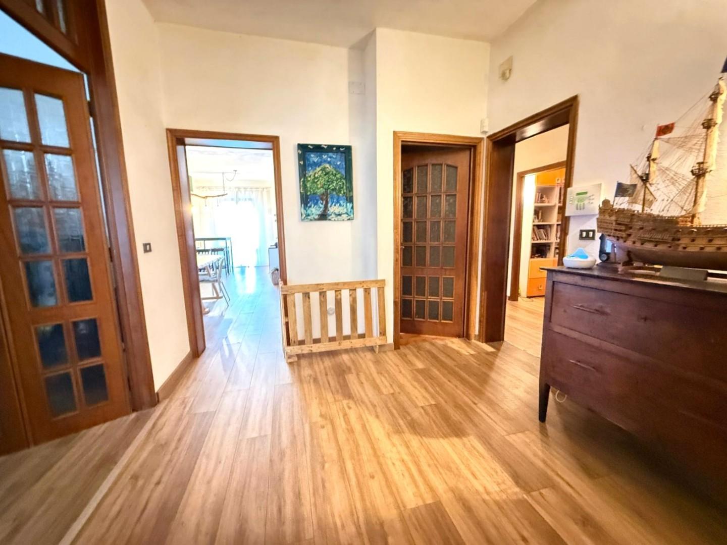 Villa con giardino, Collesalvetti castell'anselmo