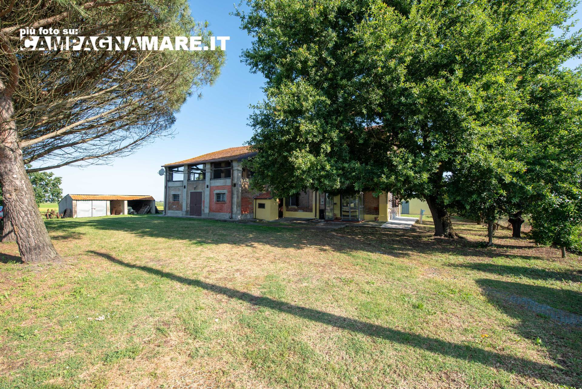 Casale in vendita a Jolanda di Savoia