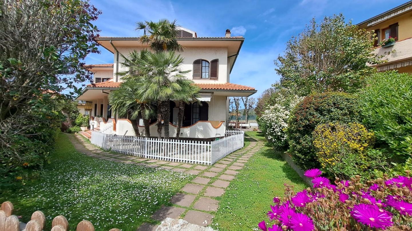 Villa Trifamiliari con giardino, Rosignano Marittimo rosignano solvay