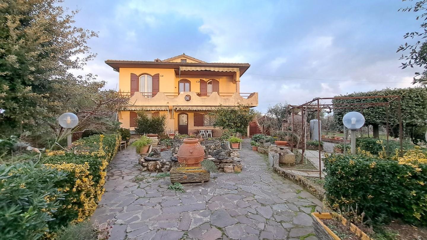 Villa con giardino, Rosignano Marittimo vada