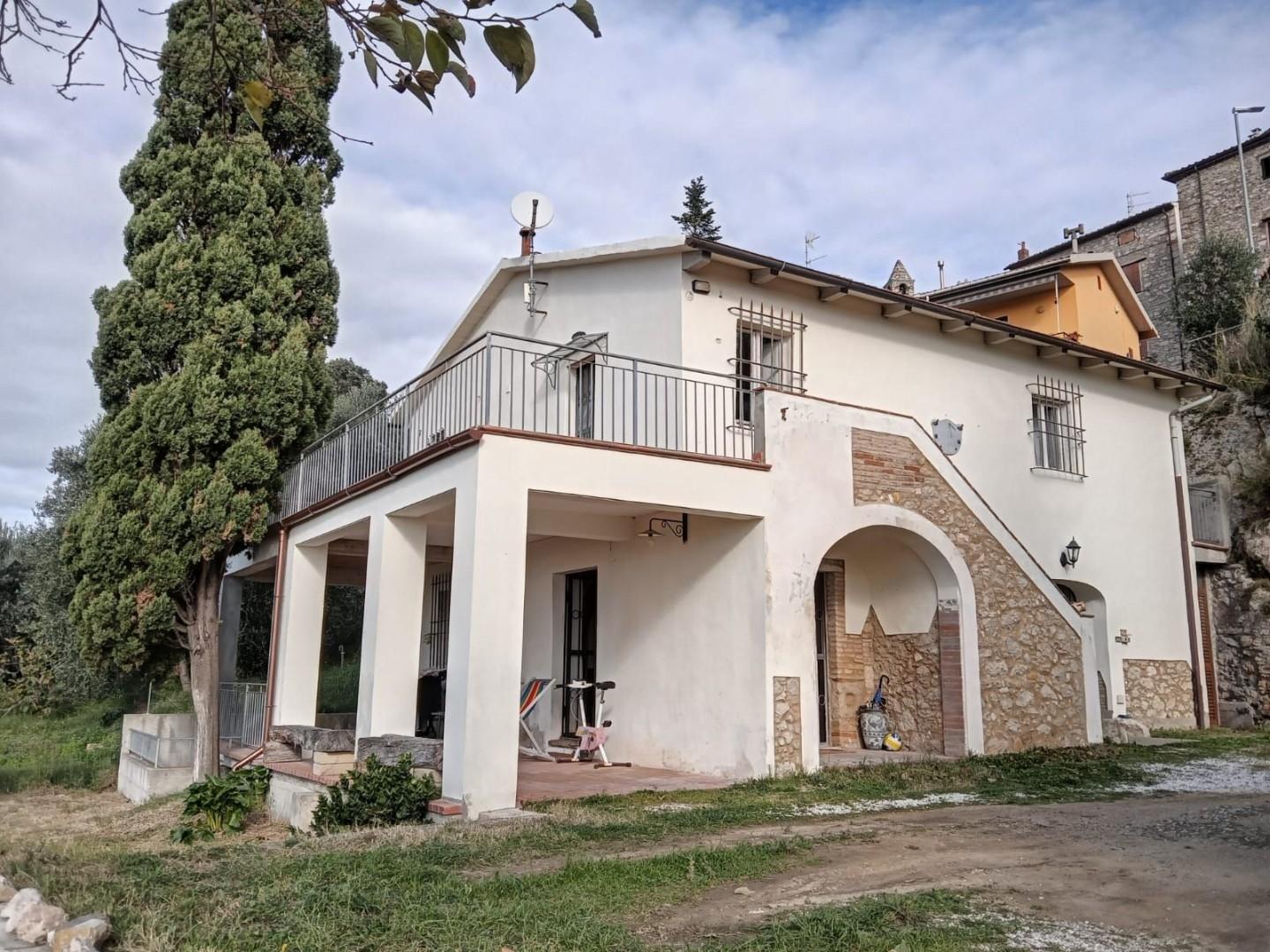 Villa con giardino a Rosignano Marittimo