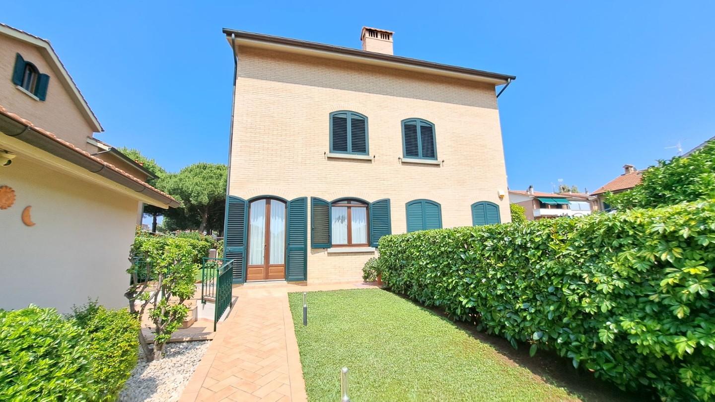 Villa Bifamiliare con giardino, Rosignano Marittimo rosignano solvay