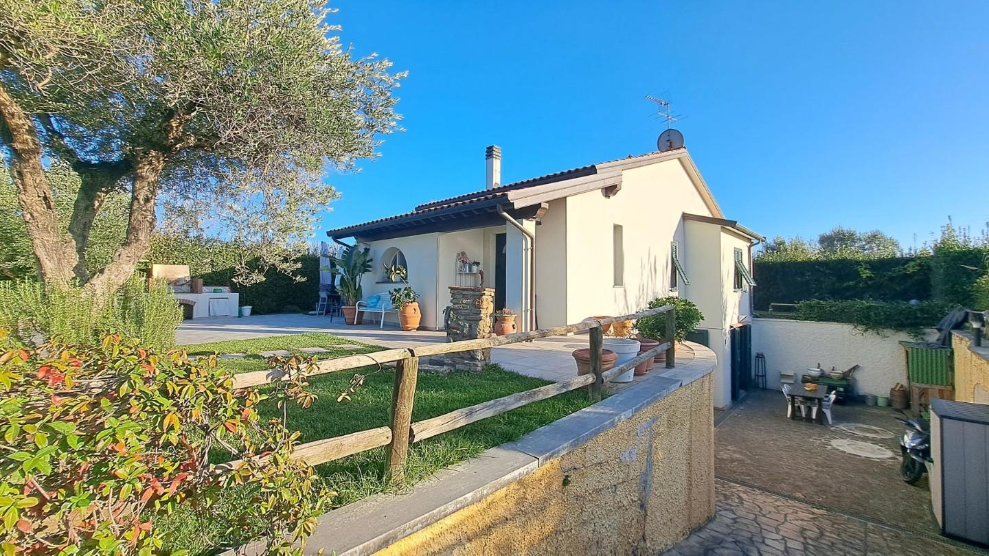 Villa con giardino, Cecina collemezzano basso san giuseppe