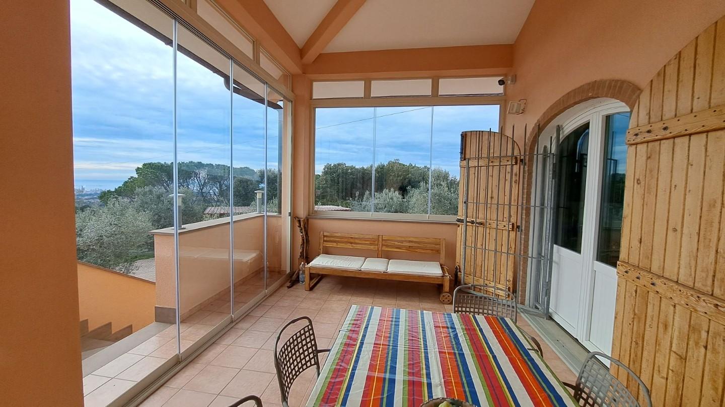 Villa con giardino a Rosignano Marittimo