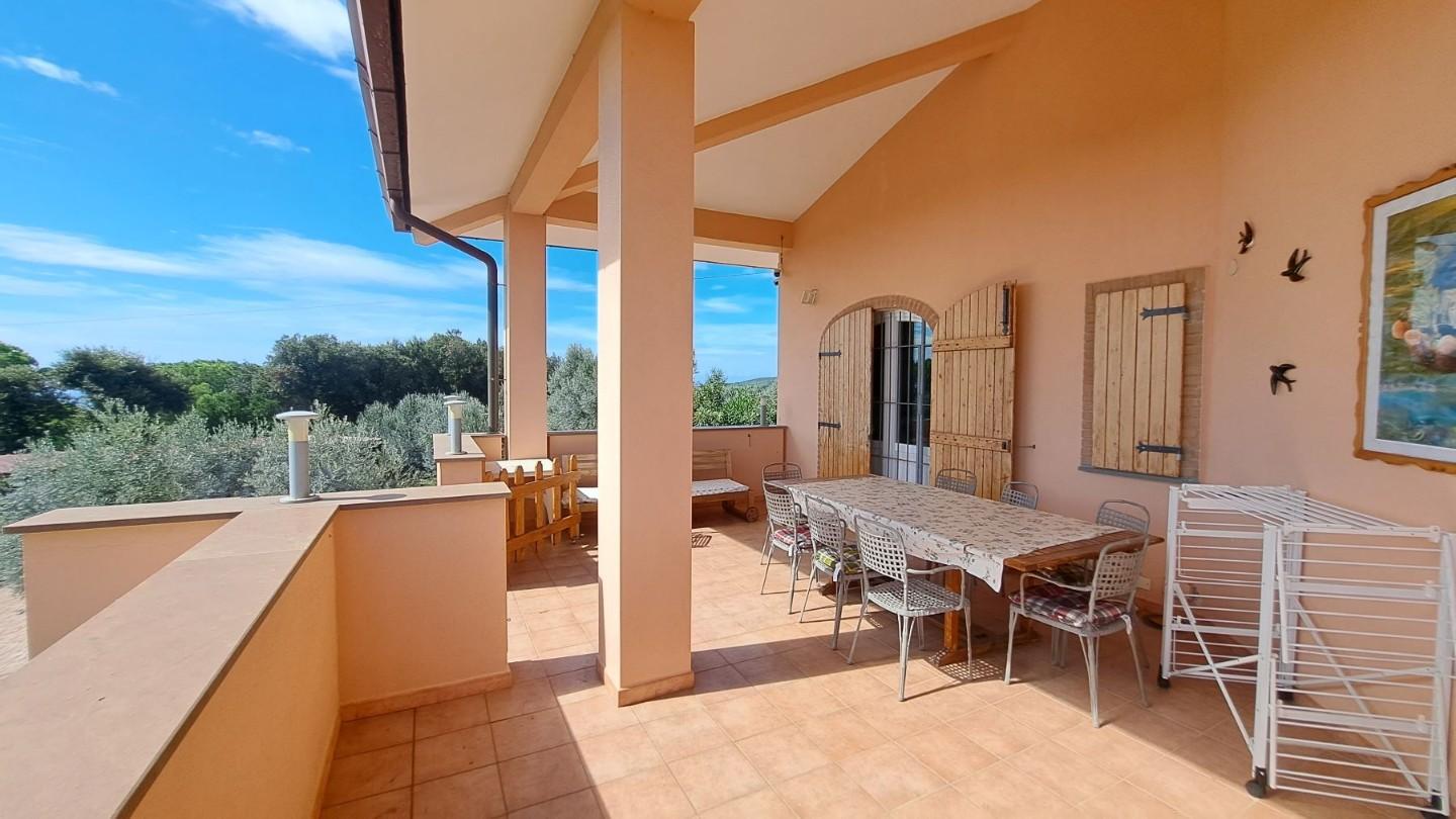 Villa con giardino a Rosignano Marittimo