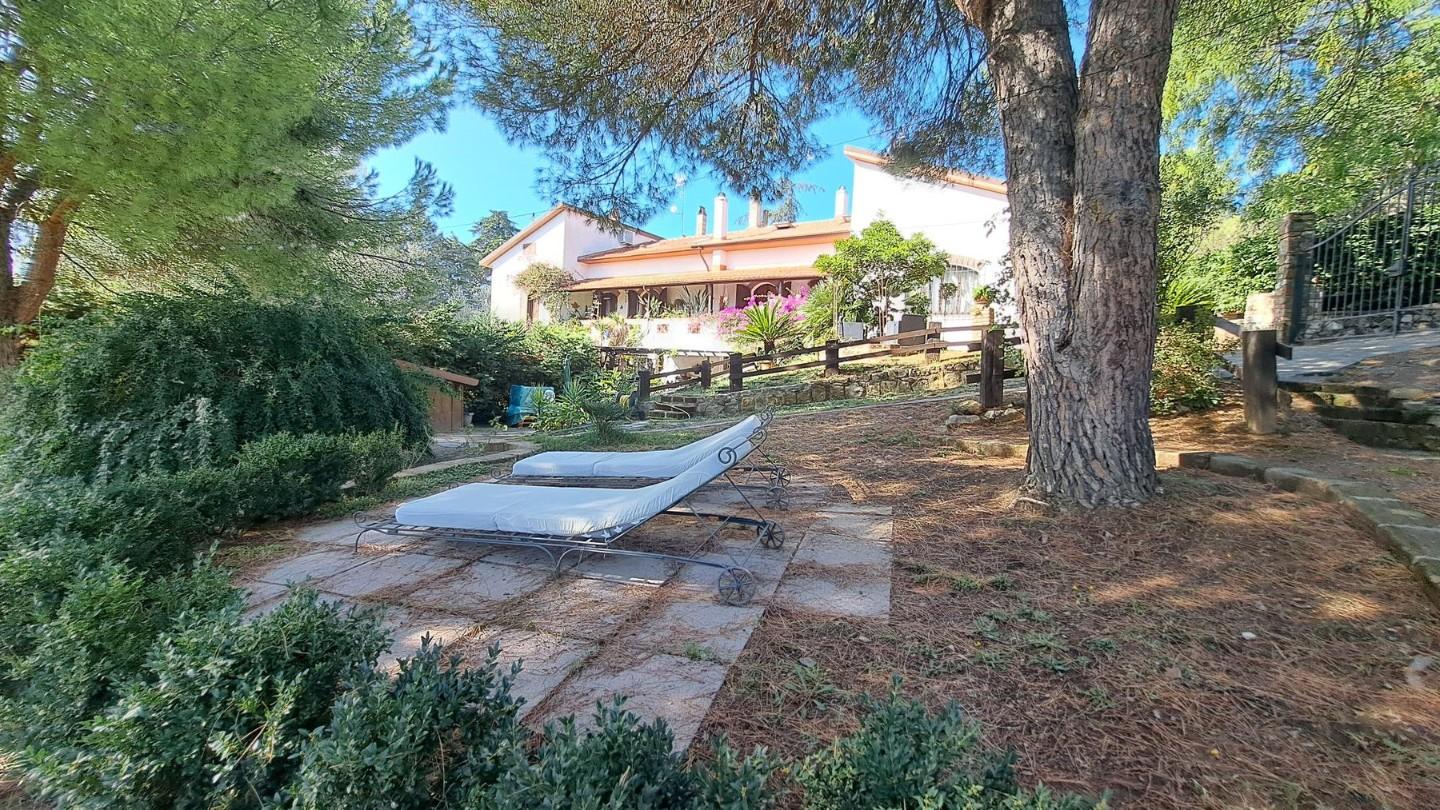 Casa indipendente con giardino a Rosignano Marittimo