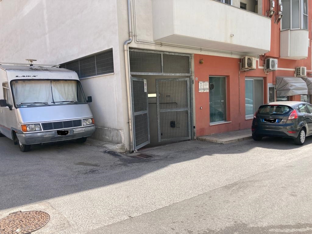Box/Garage 21mq in vendita a Brindisi