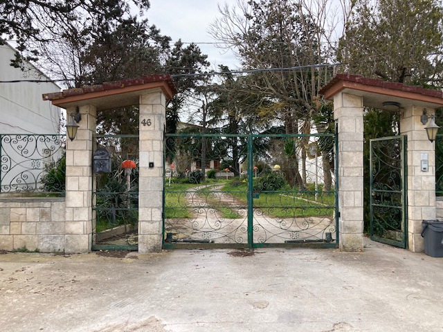 Villa con giardino a San Pietro Vernotico