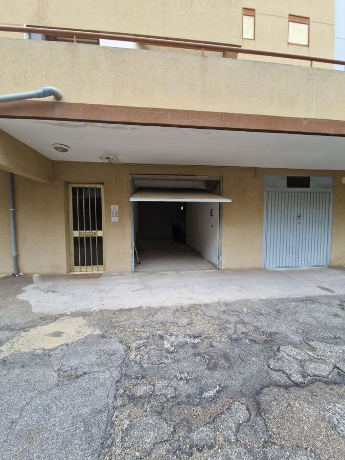 Box/Garage 119mq in vendita a Brindisi