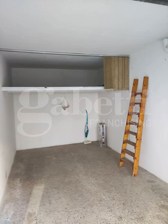Box/Garage 16mq in vendita a Brindisi