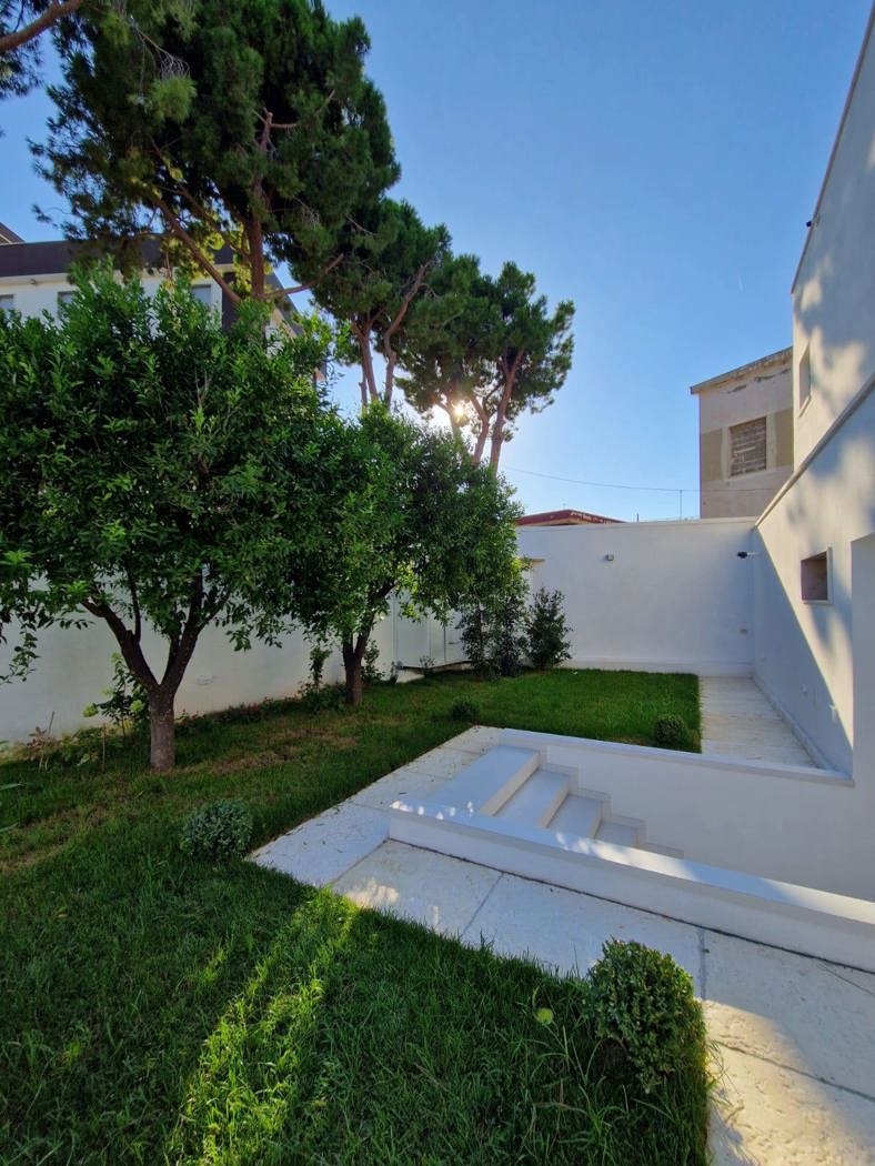 Casa indipendente arredata in affitto a Brindisi