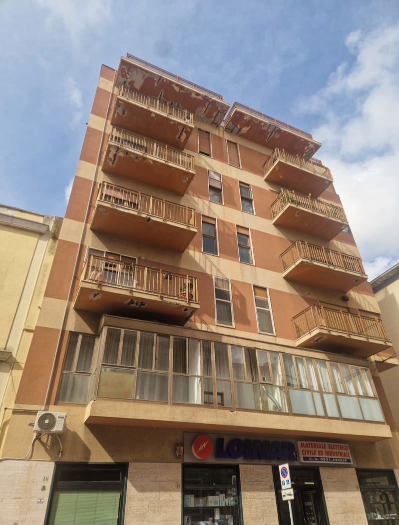 Ufficio da ristrutturare a Brindisi