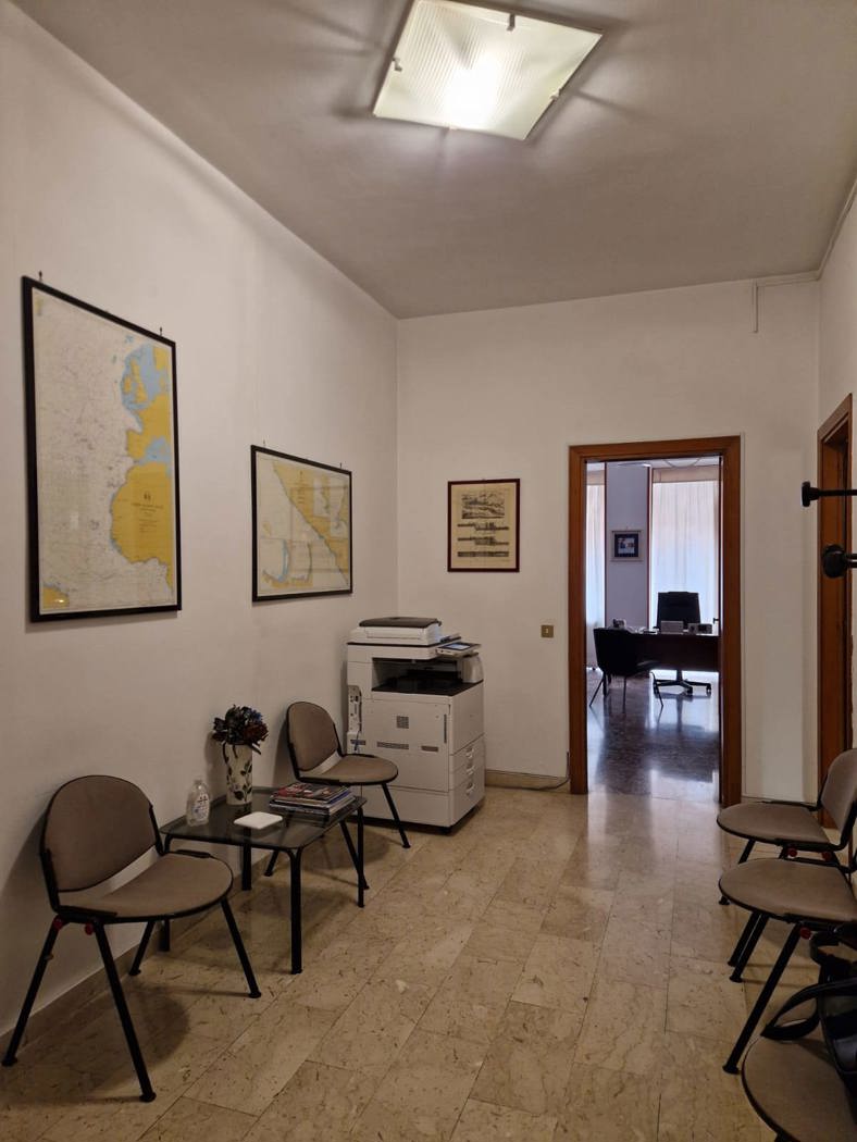 Ufficio da ristrutturare a Brindisi