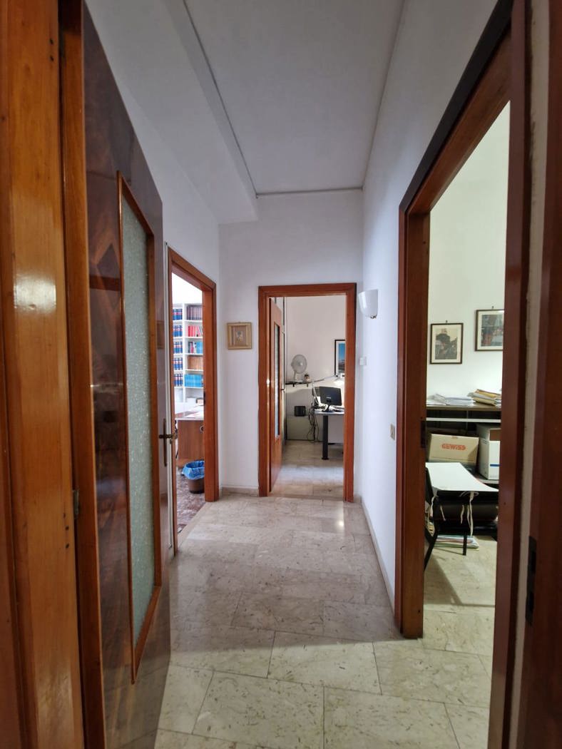 Ufficio da ristrutturare a Brindisi