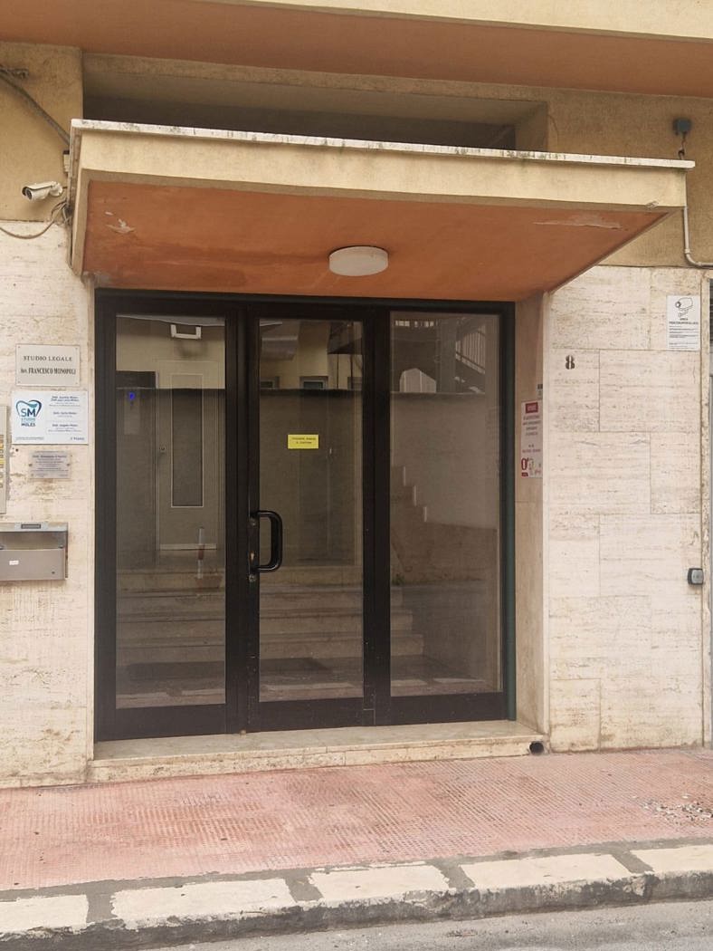 Ufficio da ristrutturare a Brindisi