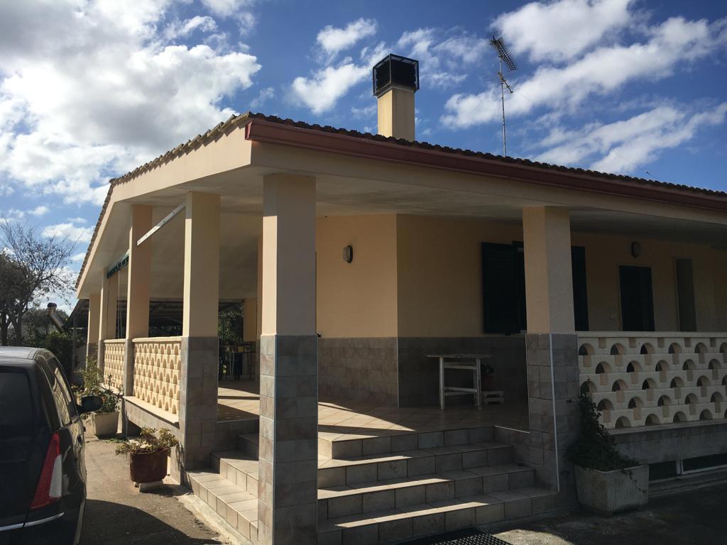 Villa con giardino a Carovigno