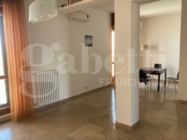 Attico arredato in affitto a Brindisi