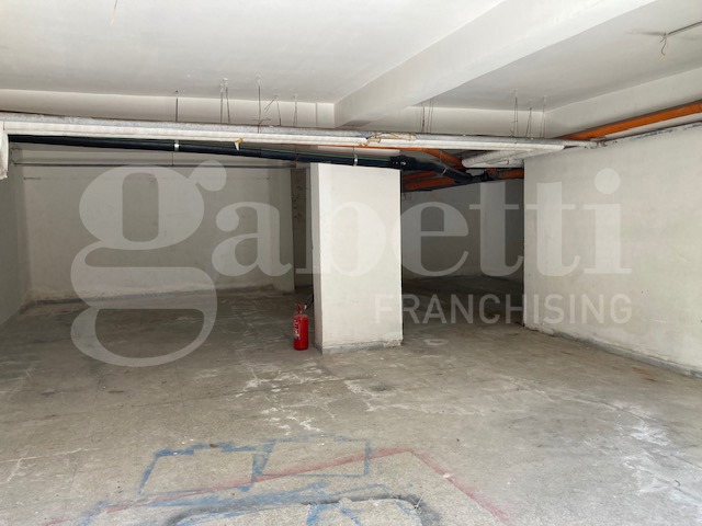 Magazzino in vendita a Brindisi