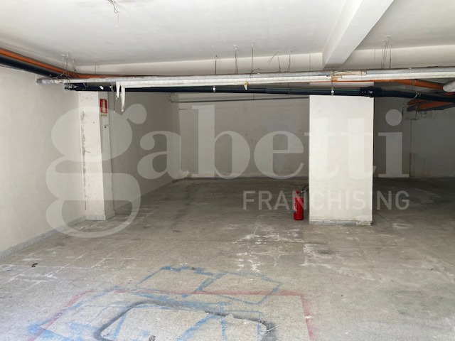 Magazzino in vendita a Brindisi