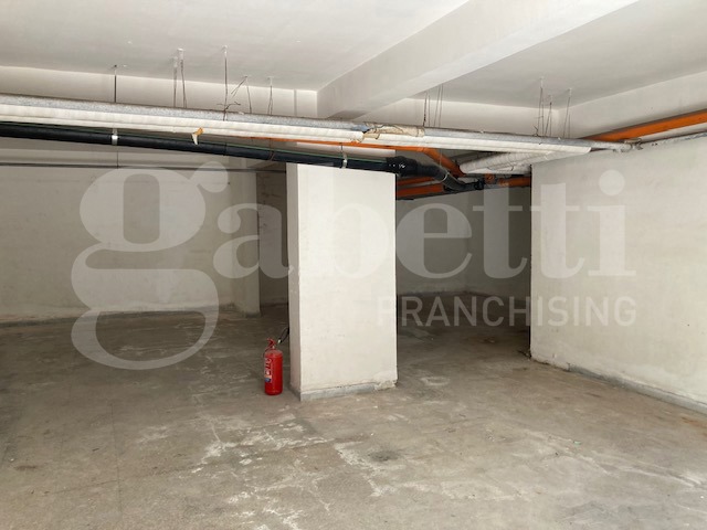 Magazzino in vendita a Brindisi