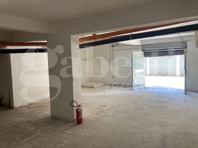 Magazzino in vendita a Brindisi