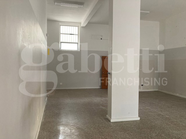 Negozio in affitto a Brindisi