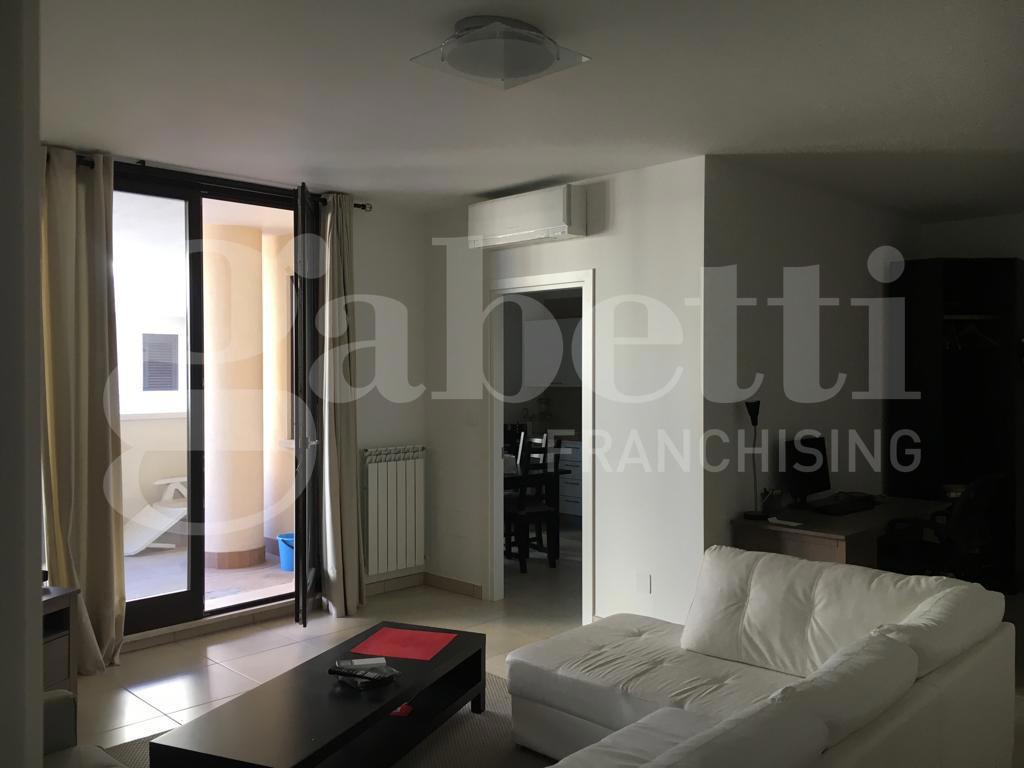 Appartamento con box a Brindisi