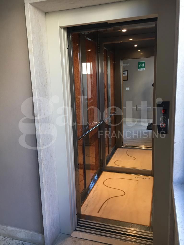 Appartamento con box a Brindisi