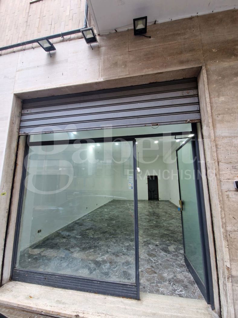 Negozio in affitto a Brindisi