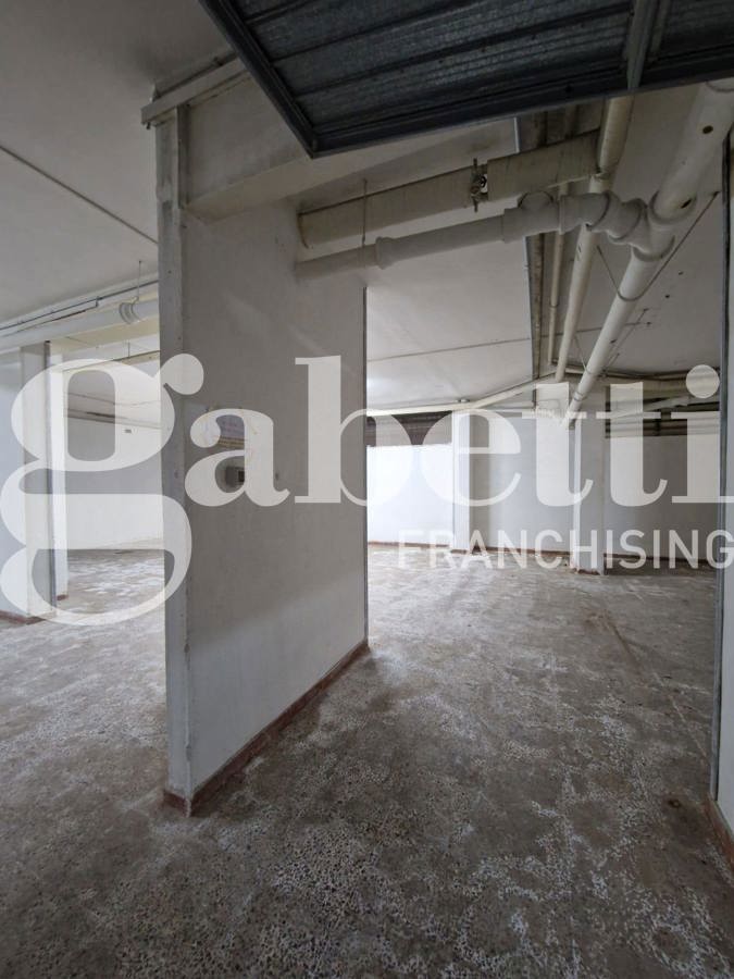 Box/Garage 119mq in vendita a Brindisi