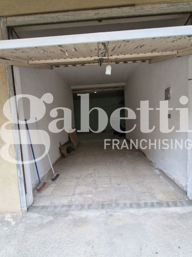 Box/Garage 119mq in vendita a Brindisi