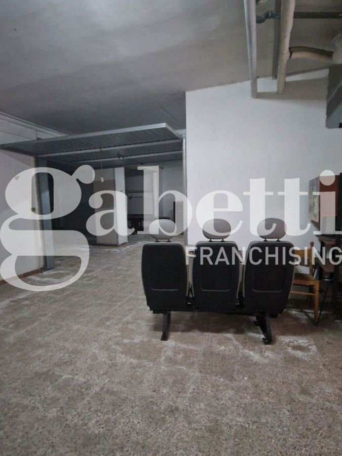 Box/Garage 119mq in vendita a Brindisi