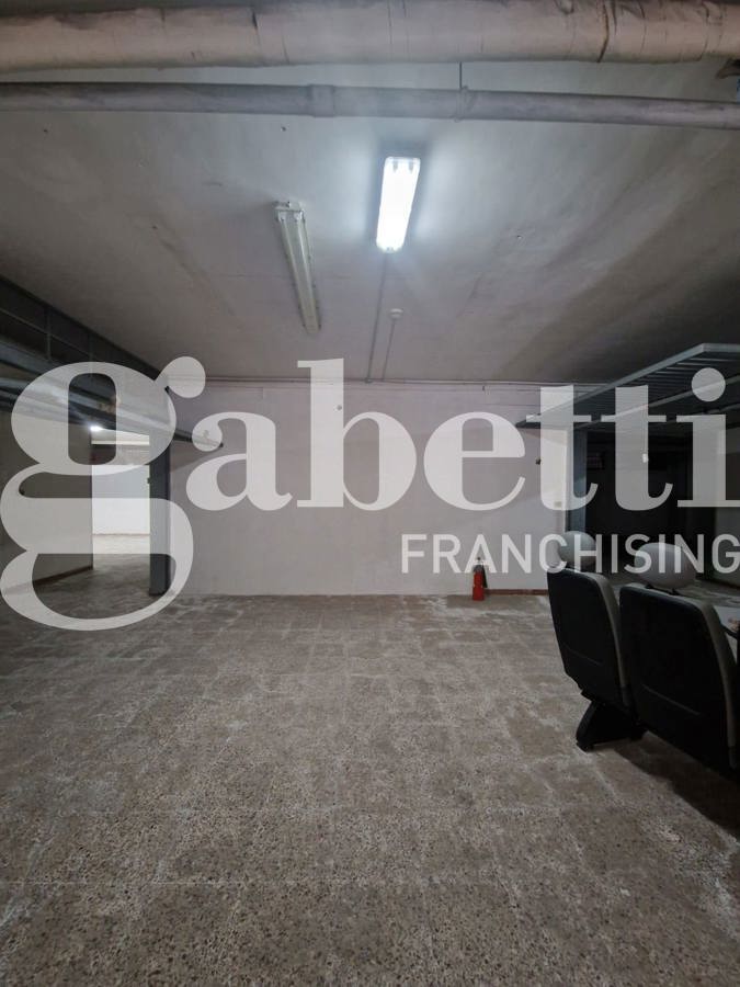 Box/Garage 119mq in vendita a Brindisi