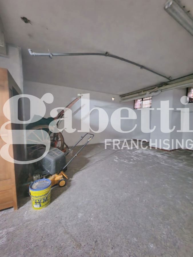 Box/Garage 119mq in vendita a Brindisi