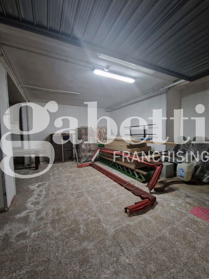 Box/Garage 119mq in vendita a Brindisi