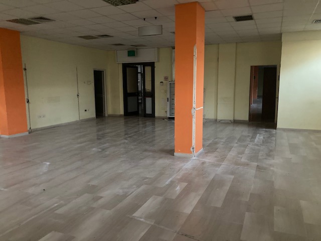 Negozio in affitto a Brindisi