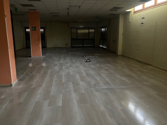 Negozio in affitto a Brindisi