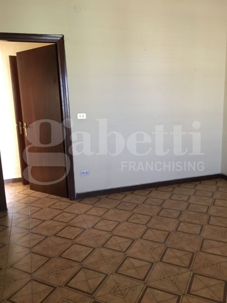 Trilocale da ristrutturare a Brindisi