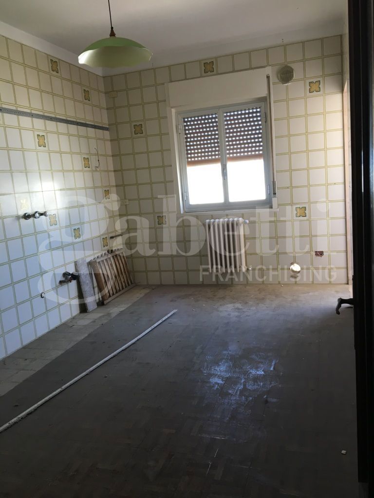 Trilocale da ristrutturare a Brindisi