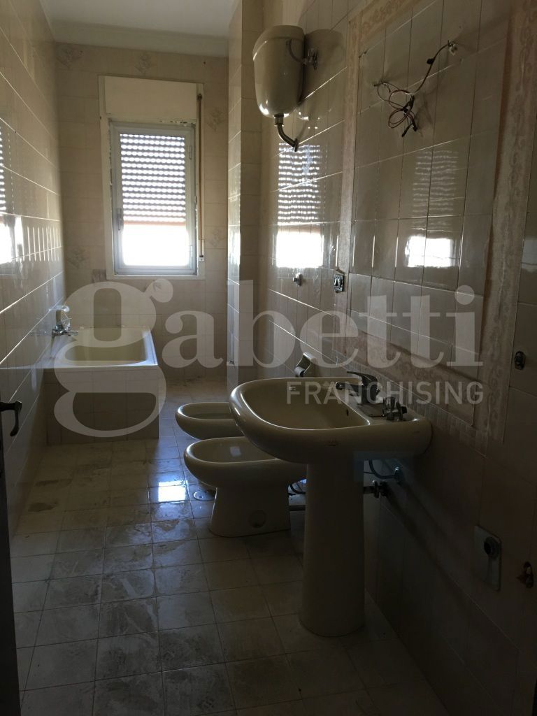 Trilocale da ristrutturare a Brindisi