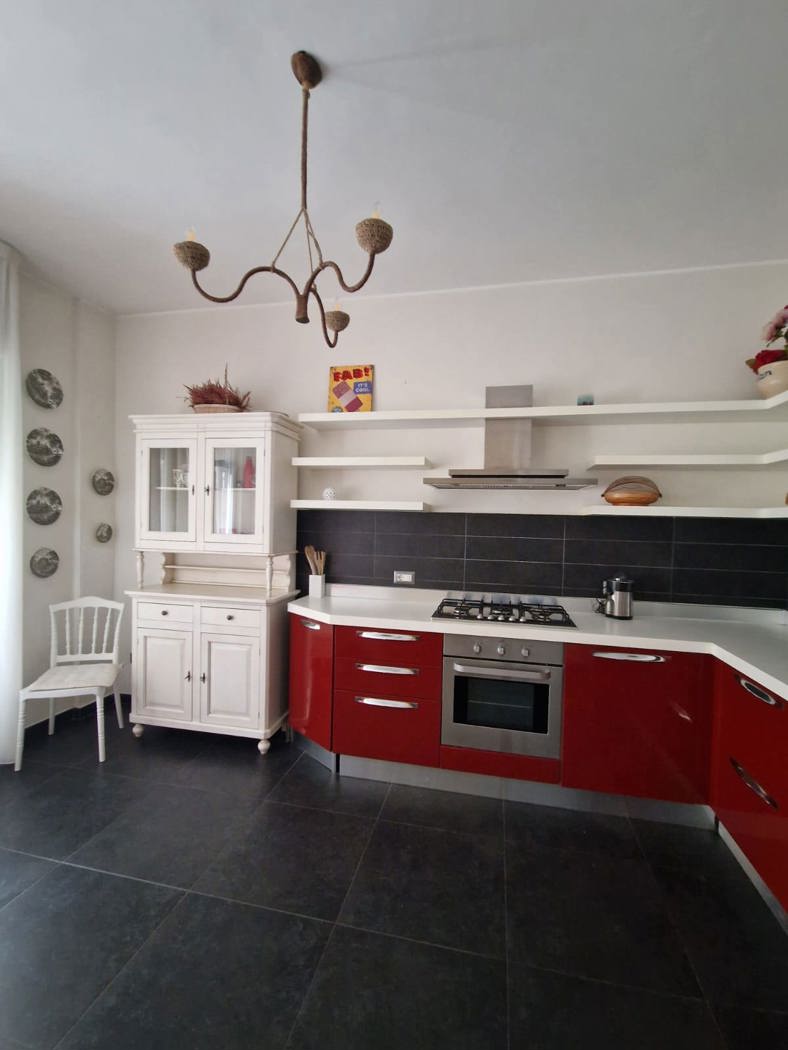 Quadrilocale arredato in affitto a Brindisi