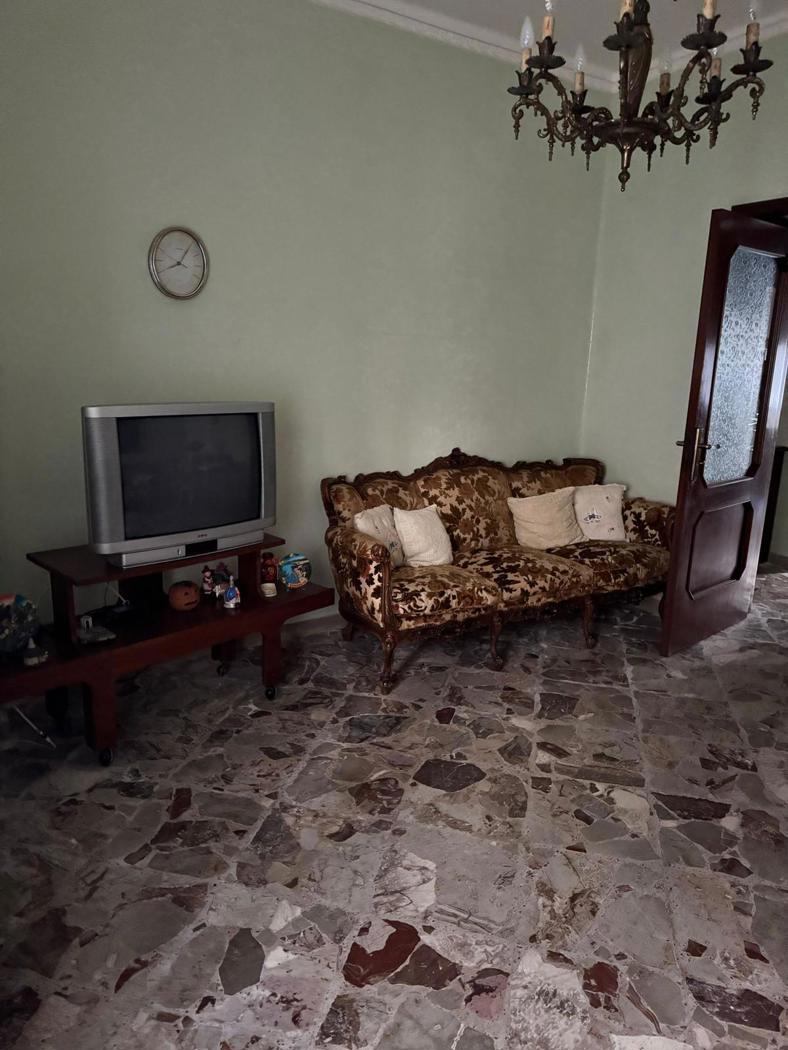 Trilocale arredato in affitto a Brindisi