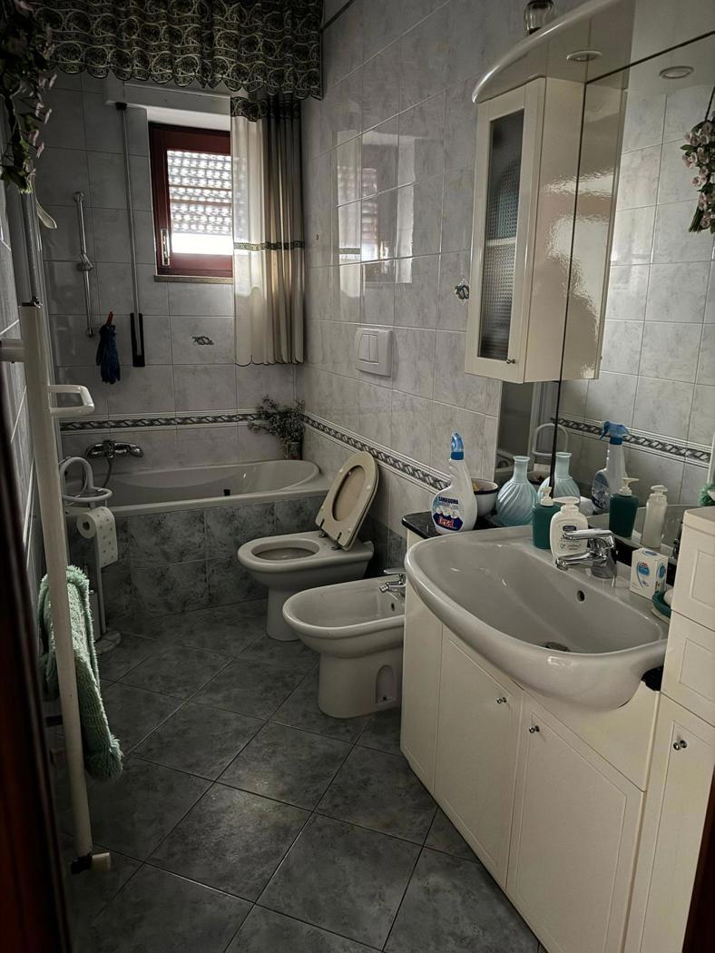 Trilocale arredato in affitto a Brindisi