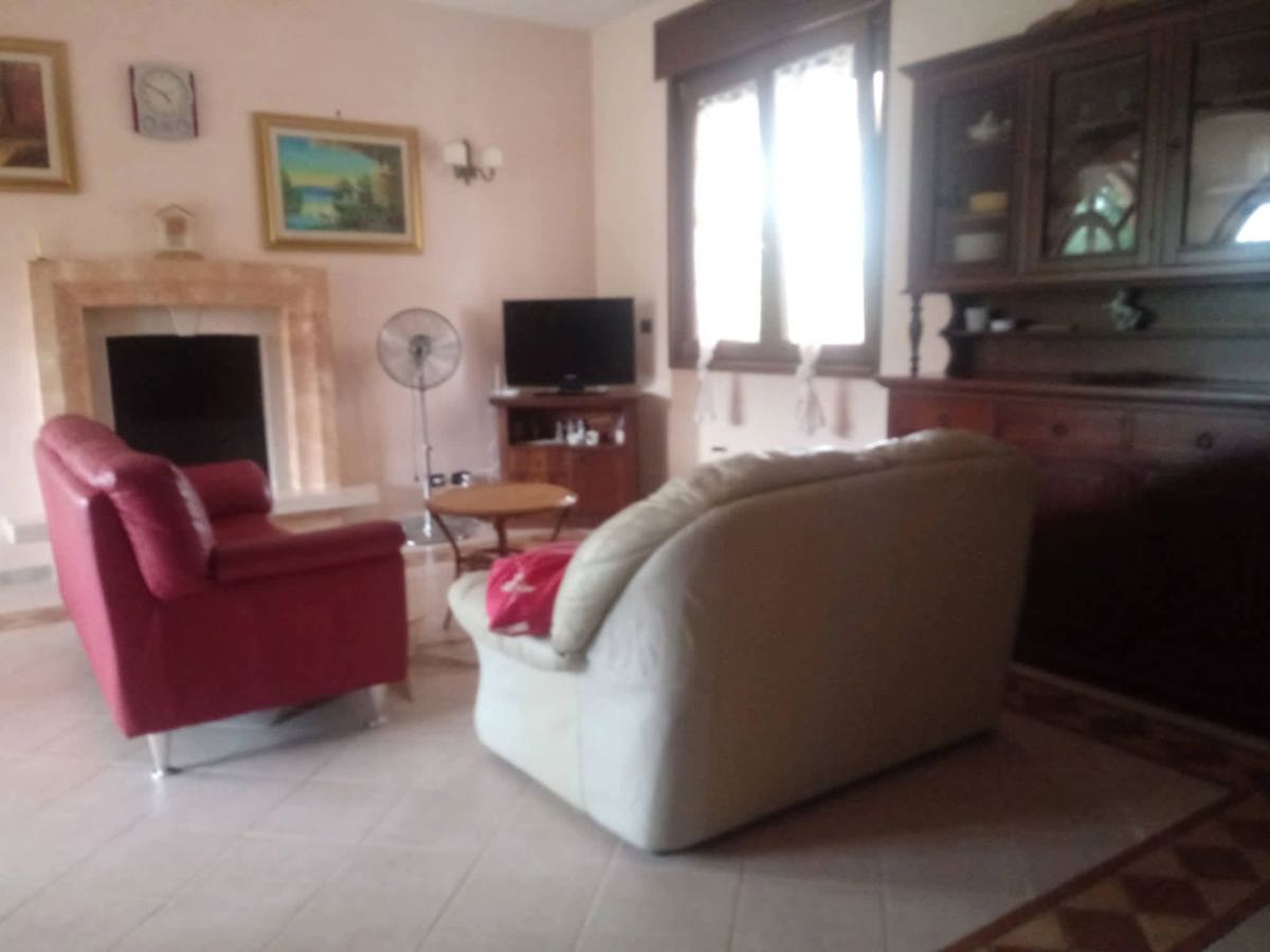 Villa arredata in affitto a Mesagne