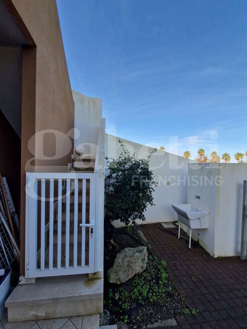 Villa arredata in affitto a Brindisi