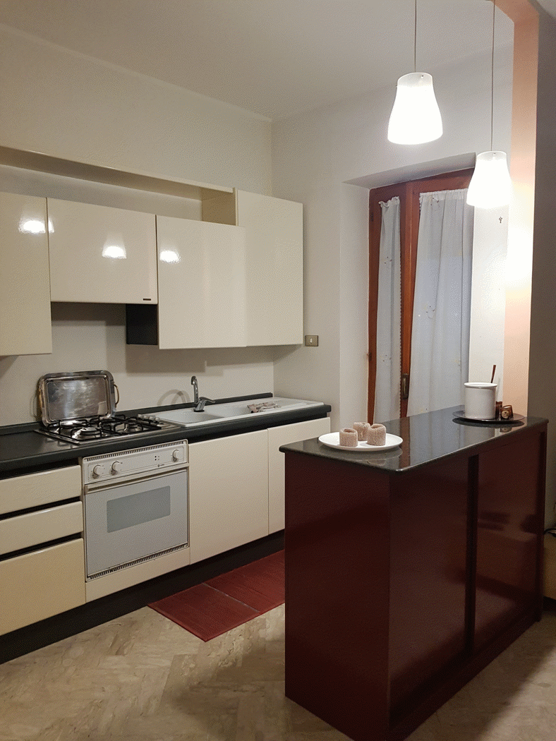 Trilocale arredato in affitto a Brindisi