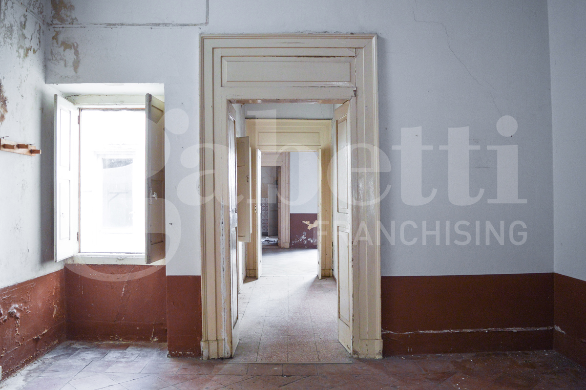 Casa indipendente da ristrutturare a Brindisi