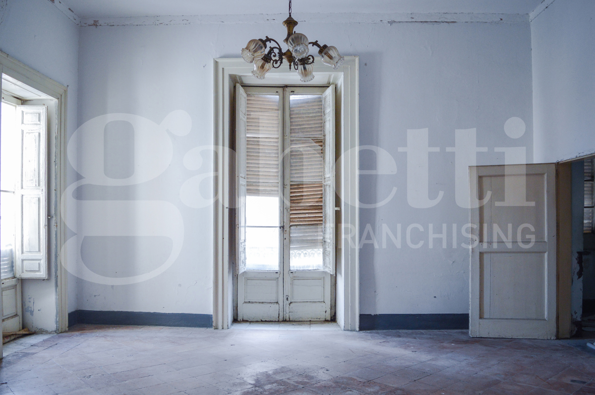 Casa indipendente da ristrutturare a Brindisi