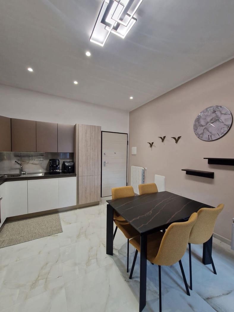 Trilocale arredato in affitto a Brindisi